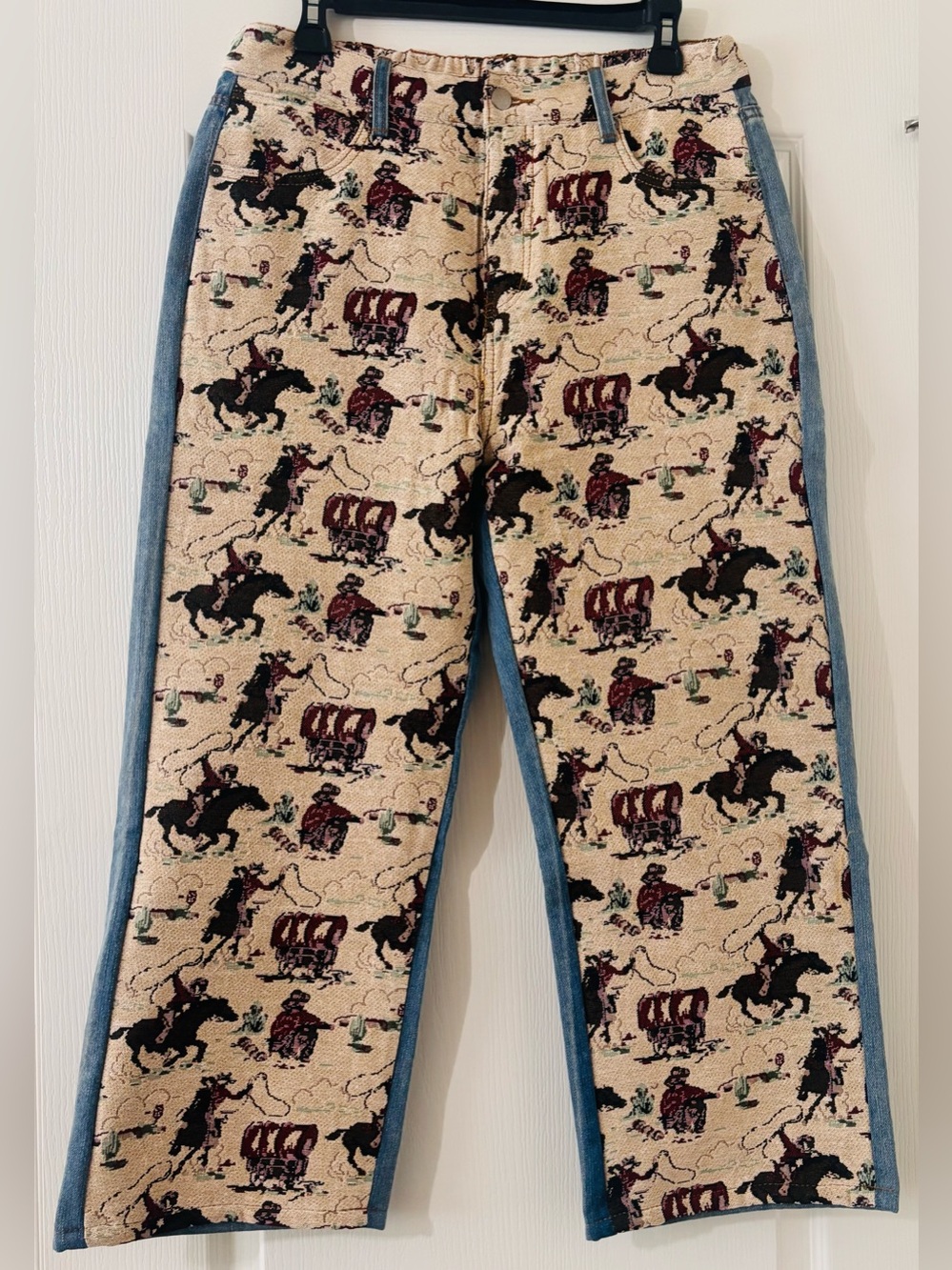 Oli & Hali Jeans Western Tapestry Panel Cropped Wide Leg Jeans - Picture 2 of 6